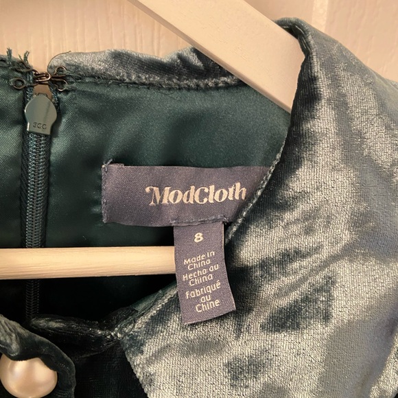 ModCloth Green Velvet Dress - Picture 4 of 5